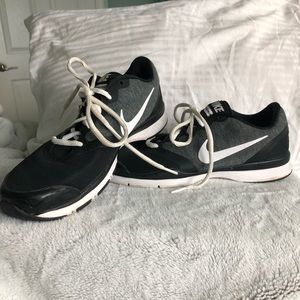 Nike tennis-shoes